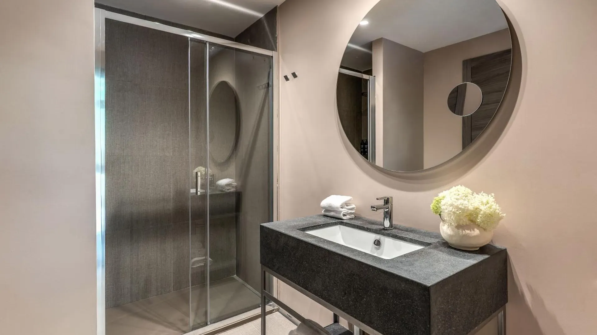 רומא Parioli Cube Hotel 4*,